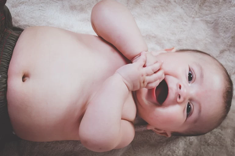 5 raisons d'offrir un collier prénom à son bébé